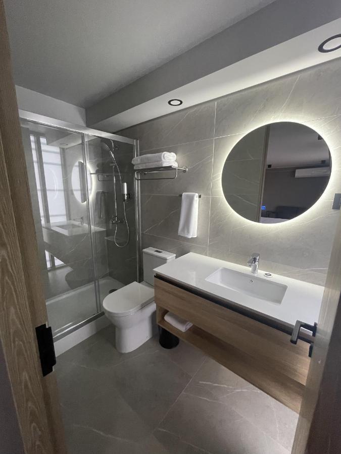 One Manquehue Aparthotel Сантьяго Экстерьер фото